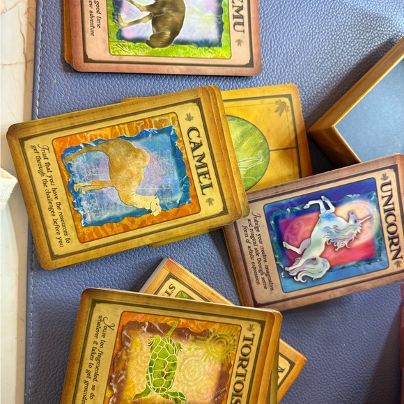 Messages from Your Animal Spirit Guides Oracle Cards - Picture 5 of 7